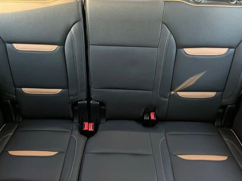 Used 2024 GMC Yukon AT4 image 12