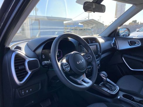 Used 2025 Kia Soul LX w/ LX Technology Package image 33