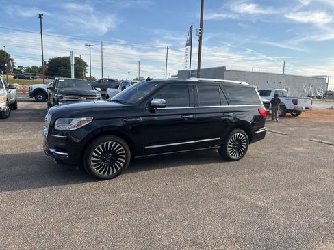 Used 2020 Lincoln Navigator Black Label w/ Cargo Convenience Package AWD/4WD image 7
