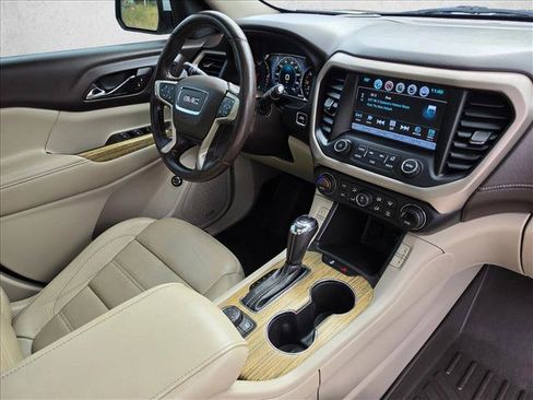 Used 2017 GMC Acadia Denali w/ Technology Package AWD/4WD image 10