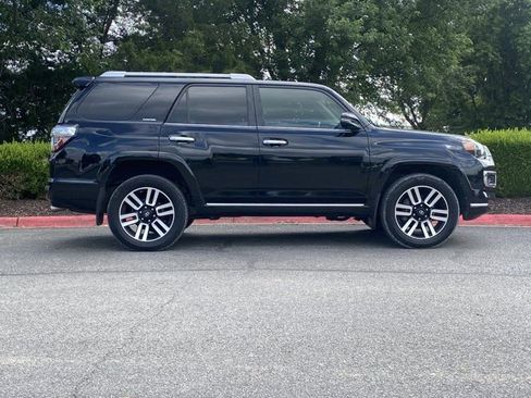 Used 2016 Toyota 4Runner Limited w/ Convenience Package AWD/4WD image 2