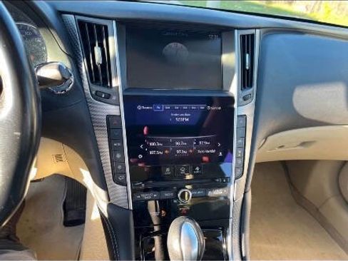 Used 2017 INFINITI Q50 3.0t Premium w/ All Weather Package (L93) image 9