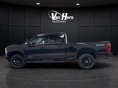 Used 2023 Ford F250 Lariat w/ Black Appearance Package image 13