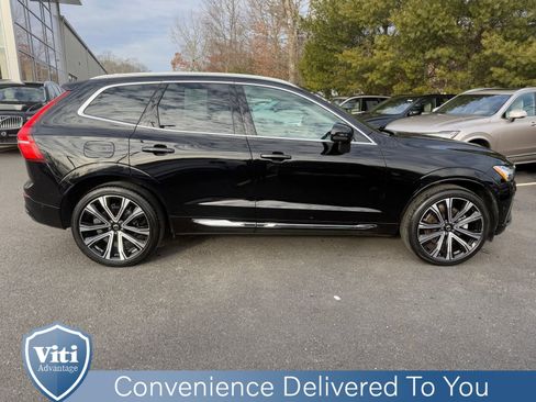 Certified 2023 Volvo XC60 B5 Ultimate w/ Climate Package image 9