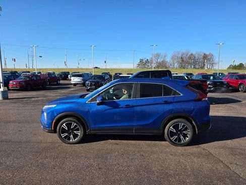 Used 2023 Mitsubishi Eclipse Cross SE image 3