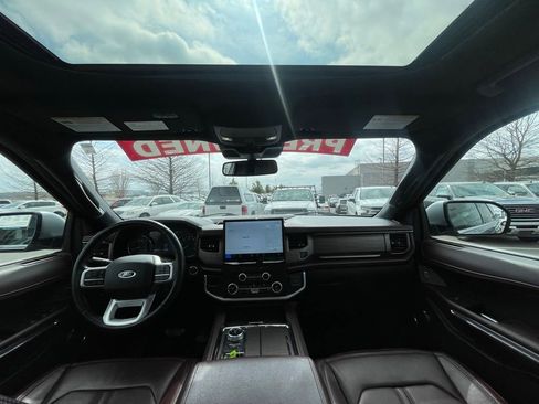 Used 2024 Ford Expedition Limited image 27