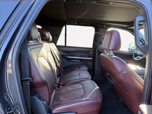 Used 2024 Ford Expedition Max Limited image 18