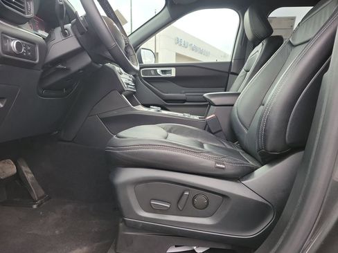 Certified 2020 Ford Explorer XLT w/ Comfort Package image 17