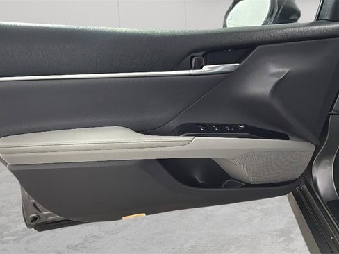 Used 2019 Toyota Camry XLE image 30