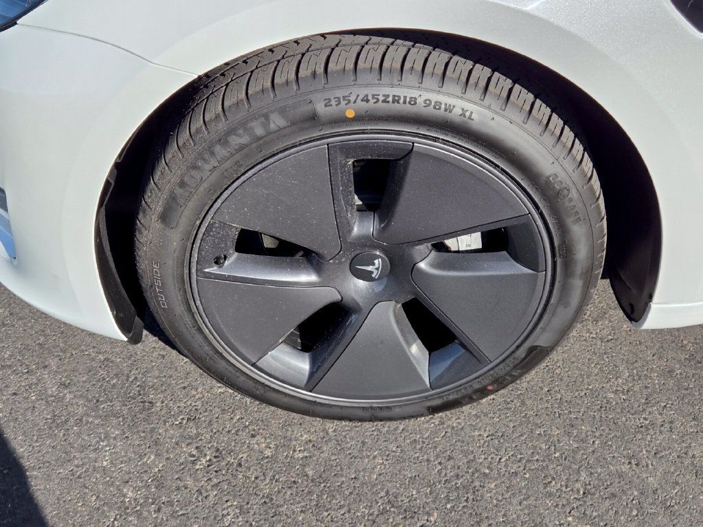 Used 2023 Tesla Model 3 Standard Range RWD image 4