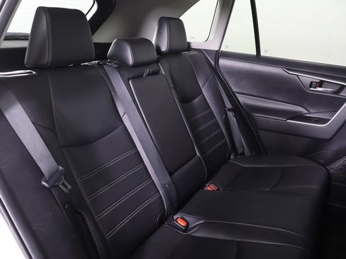 Used 2020 Toyota RAV4 XLE Premium FWD image 30