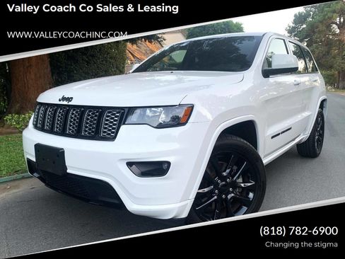 Used 2021 Jeep Grand Cherokee Laredo X image 1