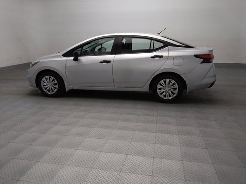 Used 2020 Nissan Versa S FWD image 3