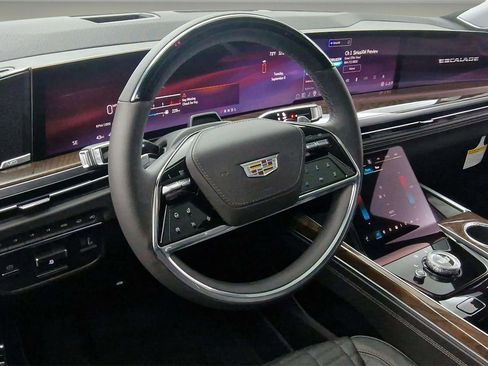 Used 2025 Cadillac Escalade Sport Platinum w/ LPO, ONYX Package image 27