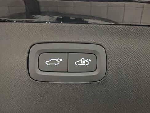 Used 2026 Volvo XC90 B6 Plus w/ Protection Package Premier image 31