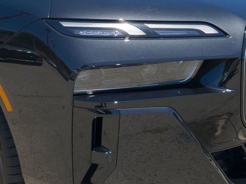 New 2026 BMW 740i w/ Premium Package RWD image 5