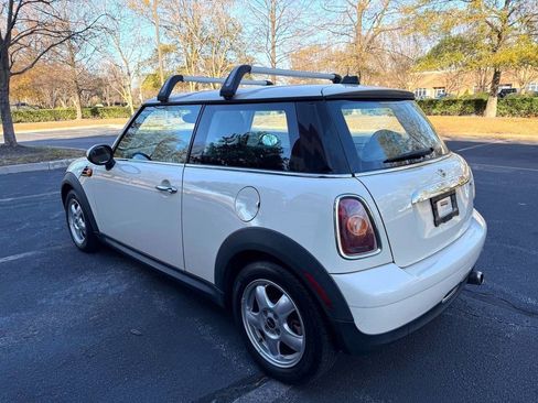 Used 2010 MINI Cooper Hardtop FWD image 2