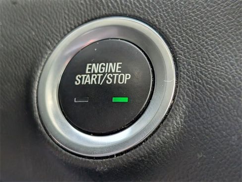 Used 2024 GMC Terrain SLE w/ Driver Convenience Package image 27