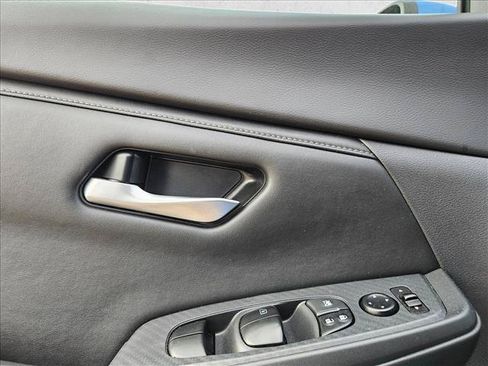 Used 2025 Nissan Sentra SV FWD image 25