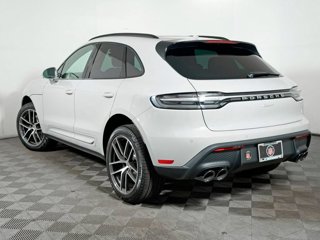 Used 2026 Porsche Macan AWD/4WD image 3