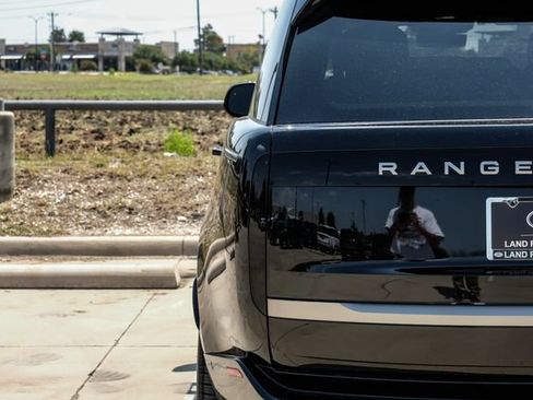 New 2026 Land Rover Range Rover Long Wheelbase SE AWD/4WD image 61