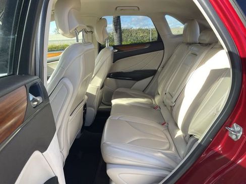 Used 2018 Lincoln MKC Select w/ Select Plus Package image 25