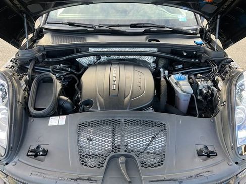 Used 2018 Porsche Macan image 29