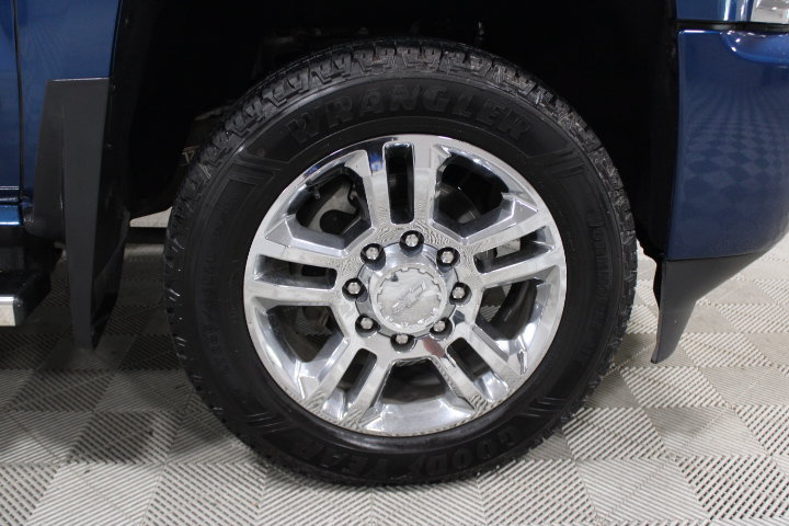 Used 2017 Chevrolet Silverado 2500 High Country w/ Duramax Plus Package AWD/4WD image 46