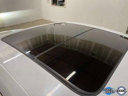 Used 2022 Audi e-tron Premium Plus w/ Premium Plus Package image 25