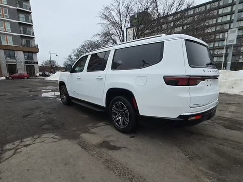 Used 2023 Jeep Wagoneer L Series II image 4