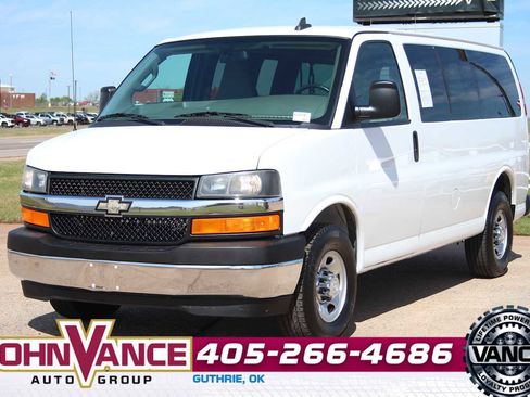 Used 2017 Chevrolet Express 2500 LT w/ LT Preferred Equipment Group image 3