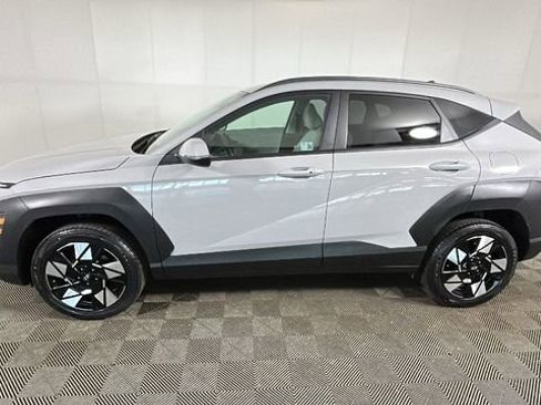Certified 2025 Hyundai Kona SEL AWD/4WD image 6