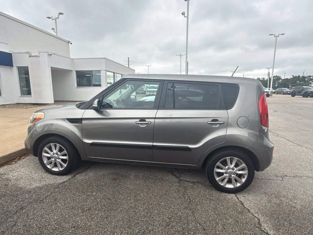 Used 2012 Kia Soul + w/ Audio Pkg FWD image 4