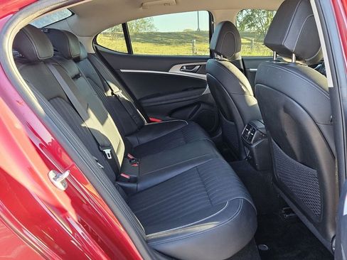 Used 2023 Genesis G70 3.3T RWD image 13