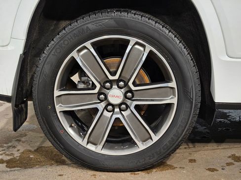 Used 2019 GMC Acadia Denali image 17