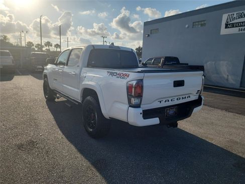 Used 2022 Toyota Tacoma TRD Sport w/ TRD Premium Sport Package image 3