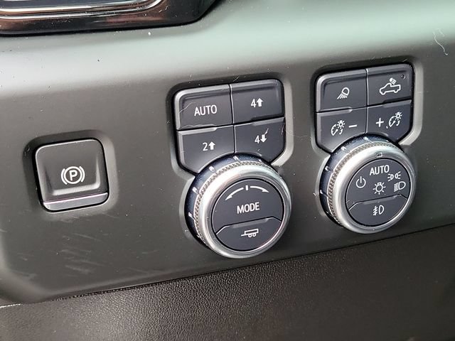 Used 2024 GMC Sierra 1500 AT4 w/ Technology Package AWD/4WD image 11
