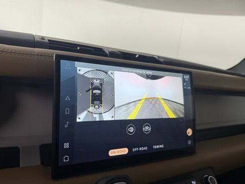 Certified 2025 Land Rover Defender 110 X-Dynamic SE image 21