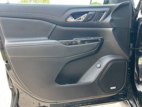 Used 2023 GMC Acadia AT4 w/ Technology Package image 11