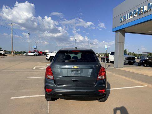 Used 2021 Chevrolet Trax LS w/ Tint and Cruise Package FWD image 7