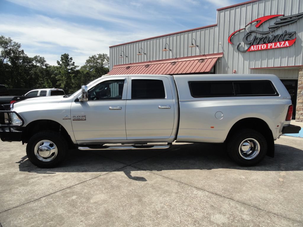 Used 2016 RAM 3500 Tradesman w/ Chrome Appearance Group AWD/4WD image 3