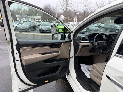 Used 2018 Honda Odyssey Elite image 11