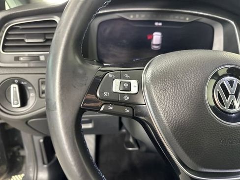 Used 2019 Volkswagen e-Golf SEL Premium image 15