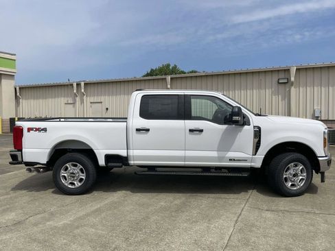 New 2026 Ford F250 XLT w/ FX4 Off-Road Package AWD/4WD image 2