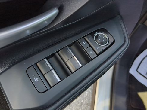 Used 2025 Toyota Grand Highlander FWD image 17