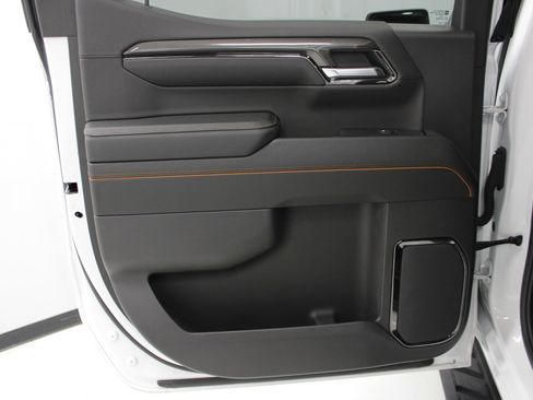 Used 2024 GMC Sierra 1500 AT4 w/ Technology Package image 42