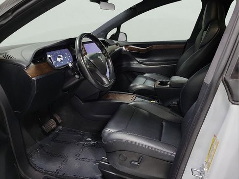 Used 2019 Tesla Model X image 10