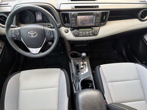 Used 2018 Toyota RAV4 XLE FWD image 25