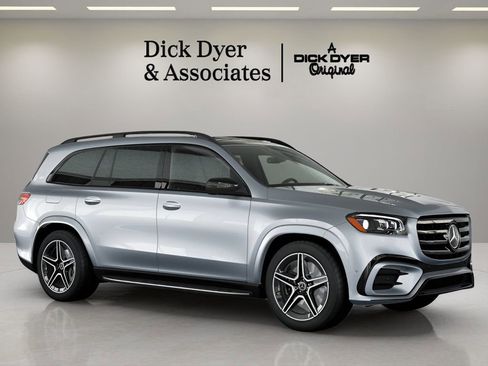 Used 2025 Mercedes-Benz GLS 450 4MATIC image 1