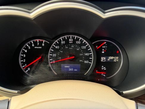 Used 2014 Nissan Quest LE FWD image 13